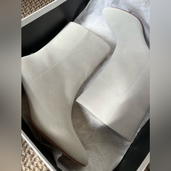 Boots 👢 - Picture 6 of 6